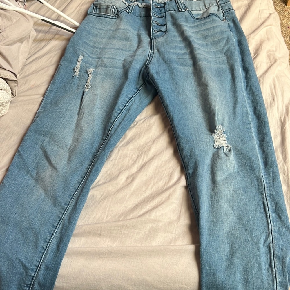 Ripped jeans size 8
